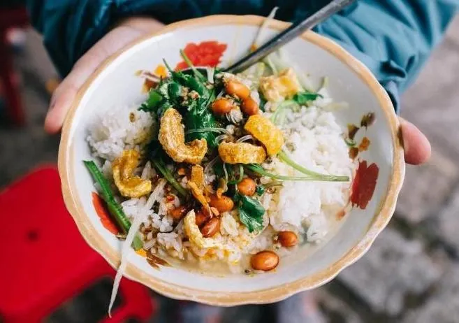 10 món ăn bạn nhất định phải thử khi du lịch Huế