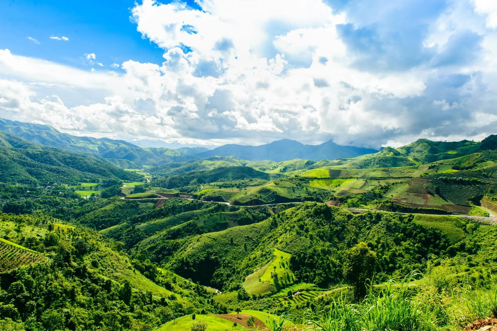 Bao la những chiều lộng gió trên đỉnh Pha Đin