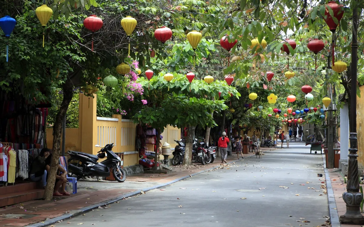 Cao cao đèn lồng Hội An