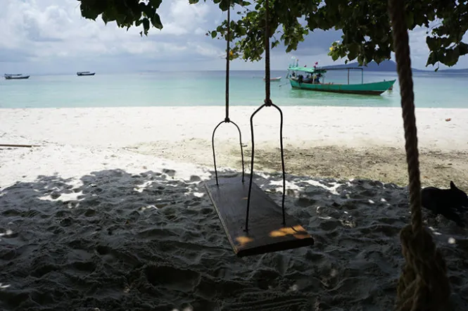 Du lịch Campuchia hãy đem một cuốn sách đến Koh Rong