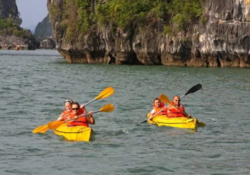 Những trải nghiệm không nên bỏ lỡ trên vịnh Hạ Long