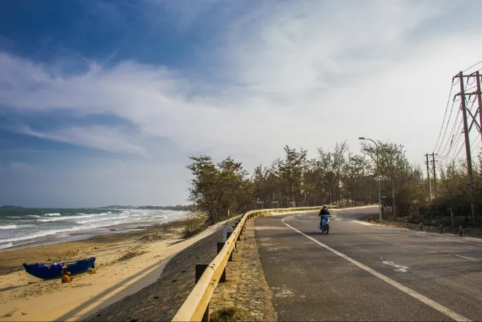 Thiên nhiên khoáng đạt nơi bãi biển hòn Rơm – Phan Thiết