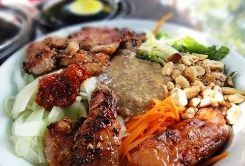 10 đặc sản ngon, đậm chất cố đô Huế ẩm thực huế