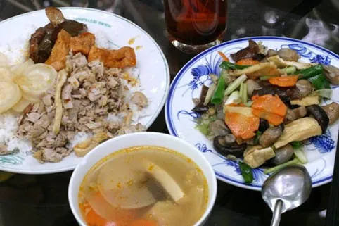 10 đặc sản ngon, đậm chất cố đô Huế ẩm thực huế