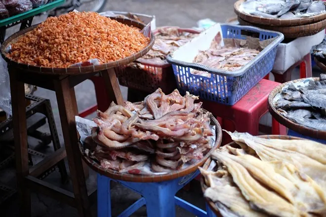 Du lịch An Giang thăm vương quốc mắm ở chợ Châu Đốc ẩm thực chợ châu đốc an giang