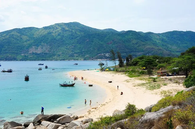 13 bãi biển hoang sơ tuyệt đẹp ở Việt Nam không phải ai cũng biết những bãi biển hoang sơ tuyệt đẹp ở việt nam