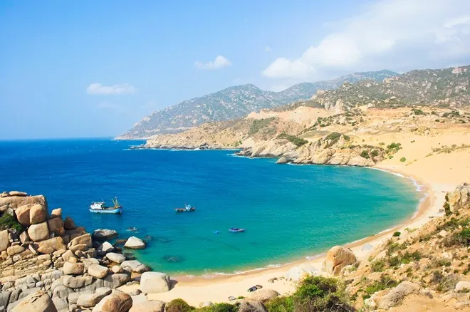 13 bãi biển hoang sơ tuyệt đẹp ở Việt Nam không phải ai cũng biết những bãi biển hoang sơ tuyệt đẹp ở việt nam