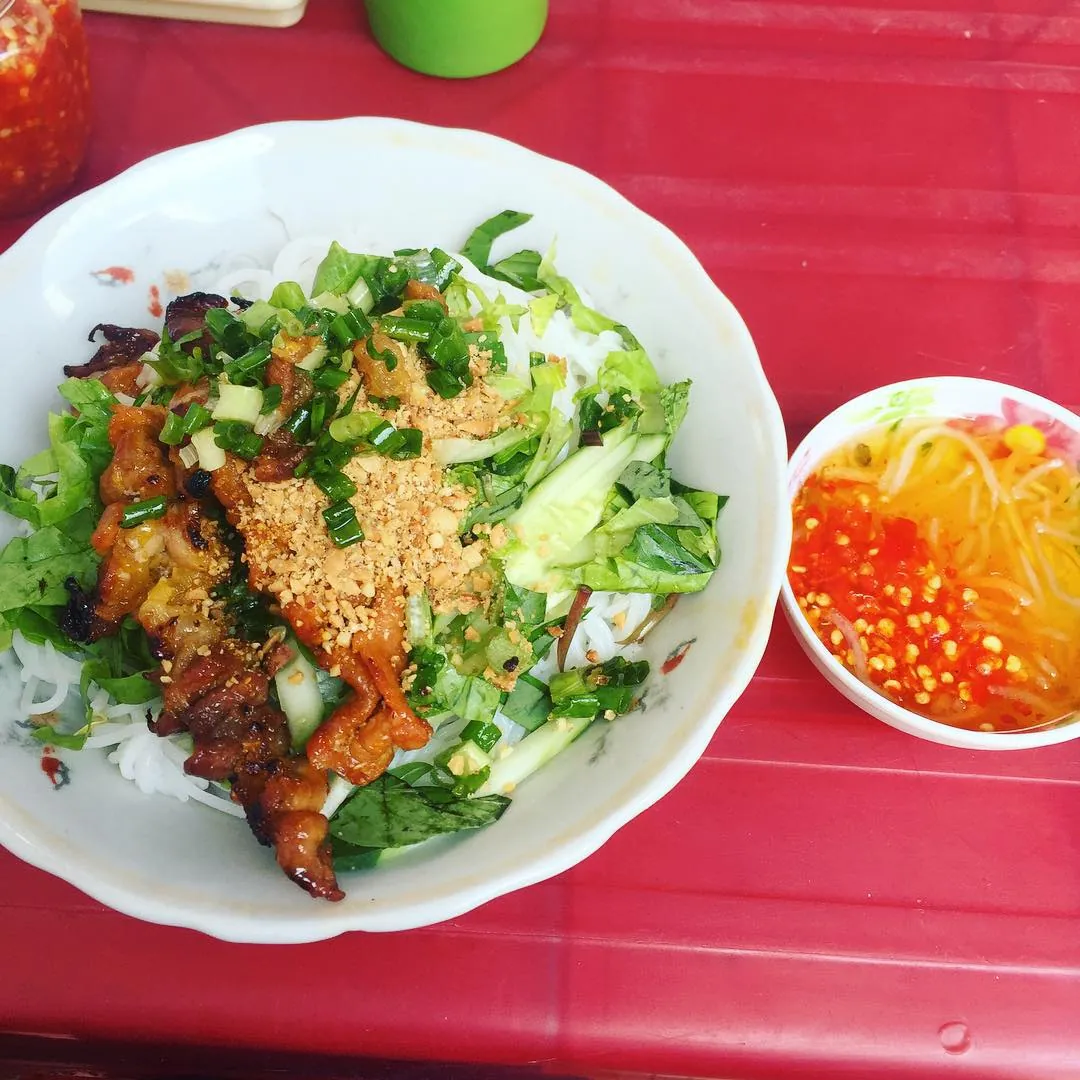 10 món ăn ngon bạn phải thử khi du lịch huế