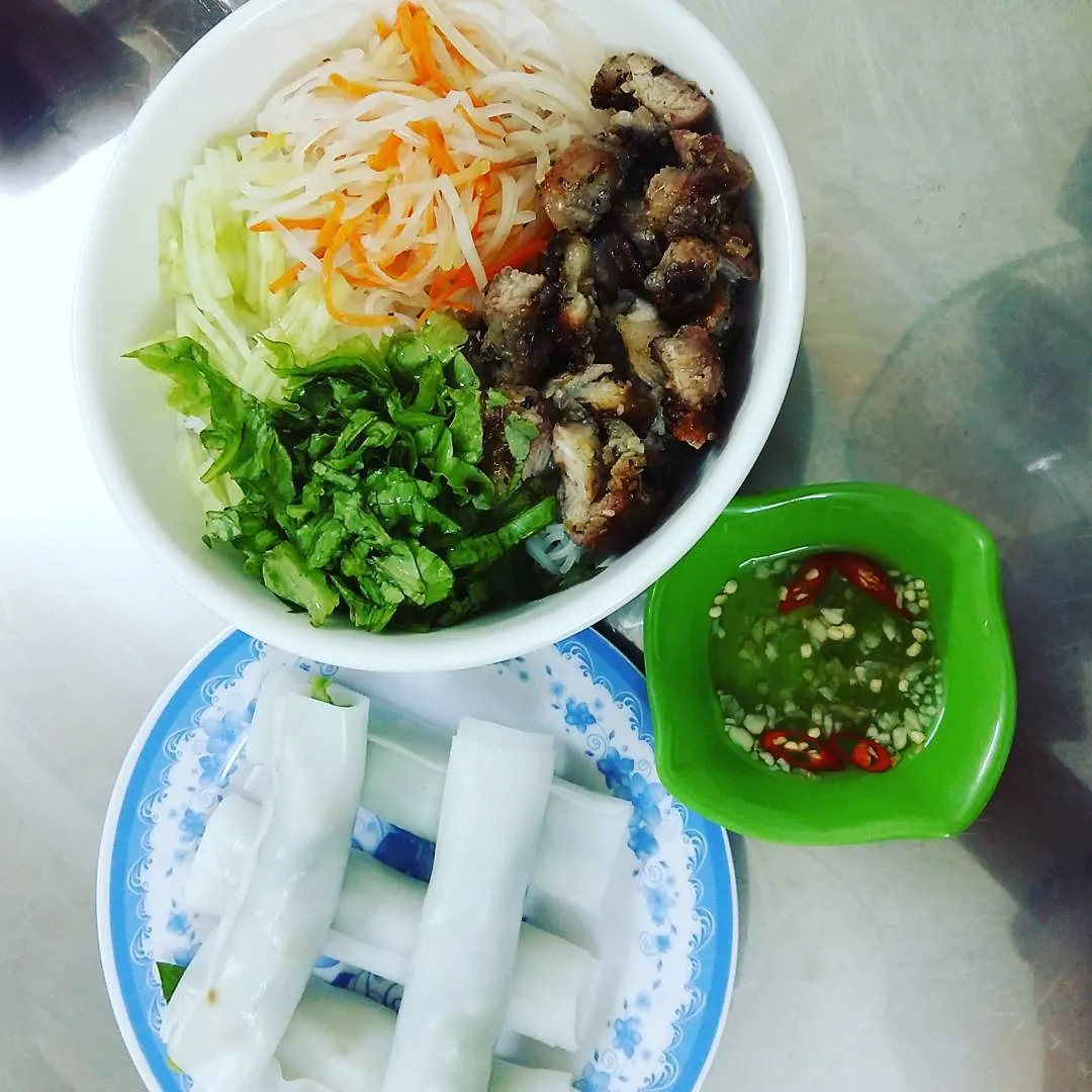 10 món ăn ngon bạn phải thử khi du lịch huế