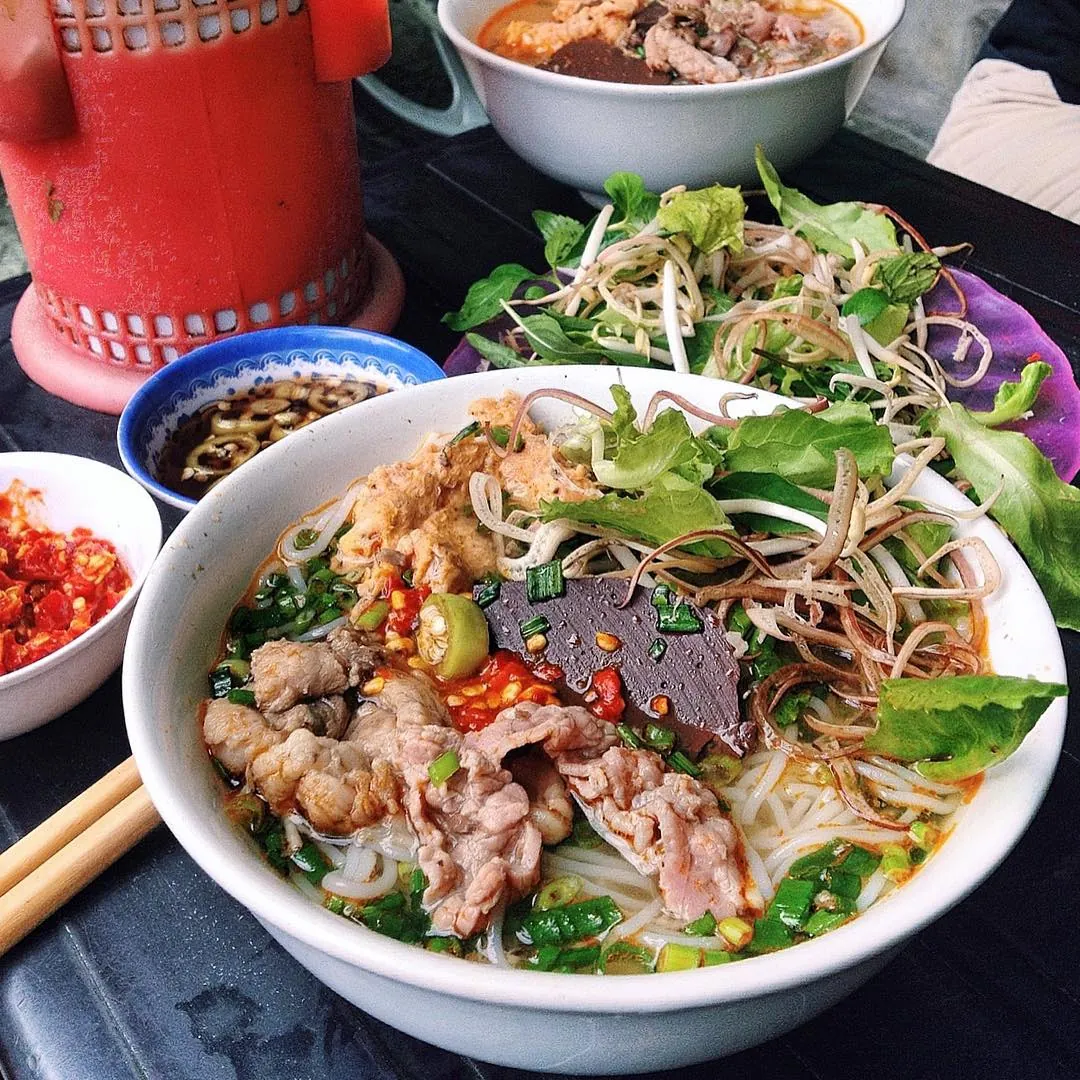 10 món ăn ngon bạn phải thử khi du lịch huế
