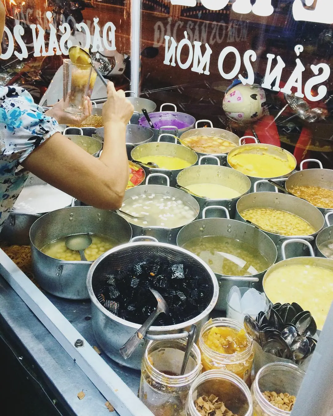 10 món ăn ngon bạn phải thử khi du lịch huế