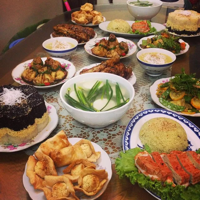 10 món ăn ngon bạn phải thử khi du lịch huế