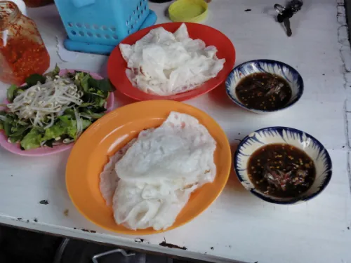 Bánh xèo vỏ mắm nêm