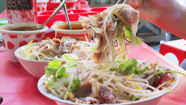 5 món ăn đặc sản nặng mùi say lòng teen Huế 5 món ăn đặc sản nặng mùi say lòng teen Huế