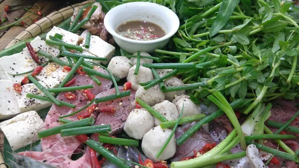 5 món ăn đặc sản nặng mùi say lòng teen Huế 5 món ăn đặc sản nặng mùi say lòng teen Huế