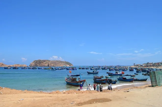 Đến Hòn Khô qua cây cầu vượt biển dài nhất Việt Nam Đến Hòn Khô qua cây cầu vượt biển dài nhất Việt Nam