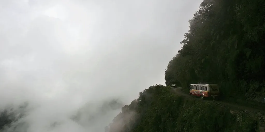 Những cung đường tuyệt đẹp phải qua một lần trong đời Đường North Yungas ở Bolivia