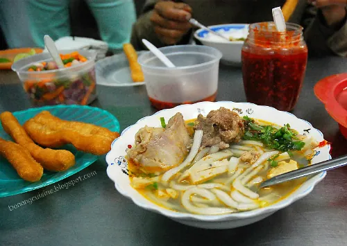 Những món ăn đường phố níu chân du khách của ẩm thực Đà Nẵng Những món ăn đường phố níu chân du khách của ẩm thực Đà Nẵng
