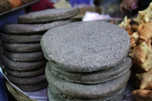 Bánh Tam Giác Mạch nơi cao nguyên đá cháy hàng