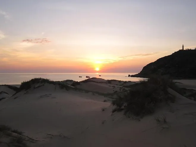 Chinh phục Mũi Đôi - Đón bình minh trên đất liền đầu tiên tại Việt Nam Chinh phục Mũi Đôi - Đón bình minh trên đất liền đầu tiên tại Việt Nam