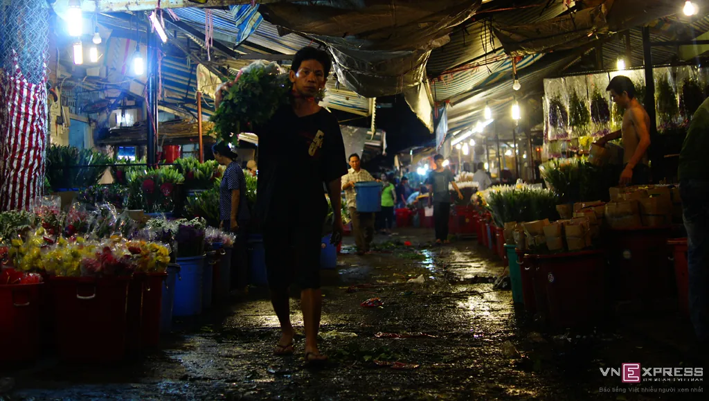 Chợ hoa đêm không ngủ ở Sài Gòn Chợ hoa đêm không ngủ ở Sài Gòn