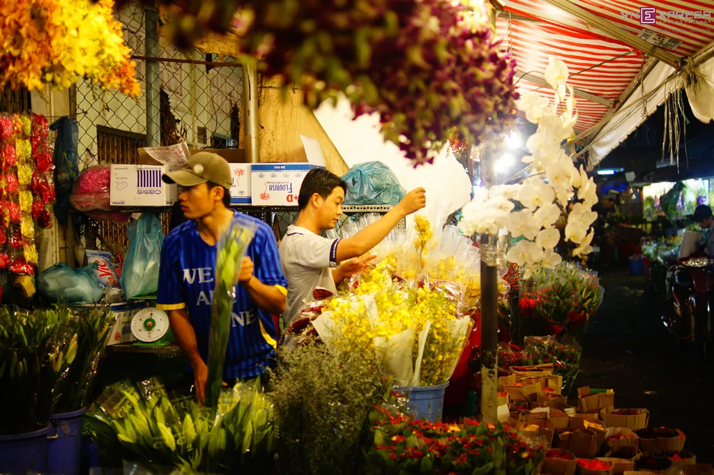 Chợ hoa đêm không ngủ ở Sài Gòn Chợ hoa đêm không ngủ ở Sài Gòn