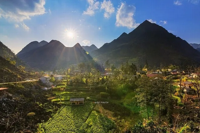 Con đường Hạnh Phúc Hà Giang 50 năm sau Con đường Hạnh Phúc Hà Giang 50 năm sau
