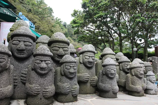 Đến đảo Jeju ngắm đá đen Đến đảo Jeju ngắm đá đen