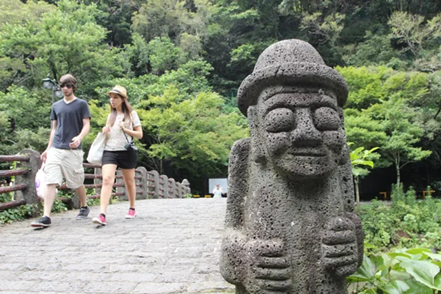 Đến đảo Jeju ngắm đá đen Đến đảo Jeju ngắm đá đen