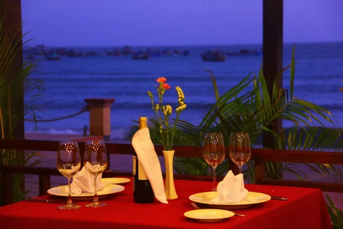 Đẹp quyến rũ đến vô cùng bãi biển Hòn Rơm Phan Thiết