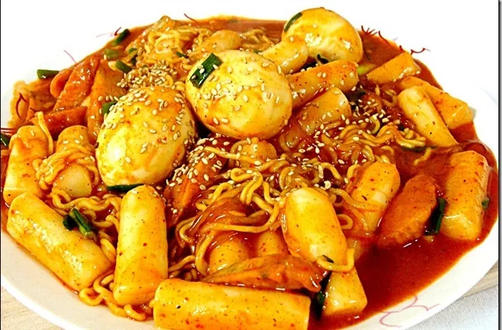 Điểm danh những món ngon Hàn Quốc bạn nên thưởng thức MÓN BÁNH GẠO TTEOKBOKKI