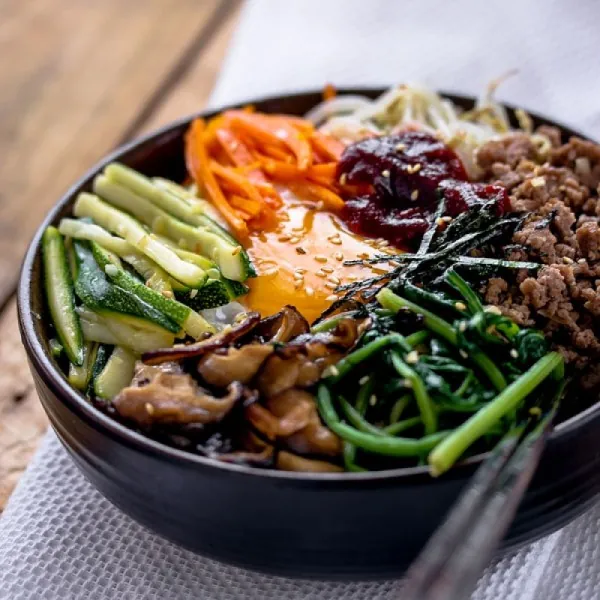 Điểm danh những món ngon Hàn Quốc bạn nên thưởng thức MÓN CƠM TRỘN BIBIMBAP ĐỘC ĐÁO