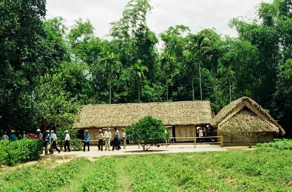 Giản dị ngôi nhà của Bác ở làng Sen Giản dị ngôi nhà của Bác ở làng Sen