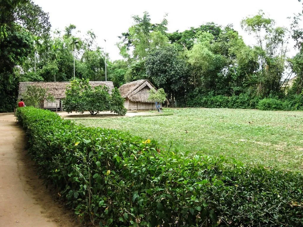 Giản dị ngôi nhà của Bác ở làng Sen Giản dị ngôi nhà của Bác ở làng Sen