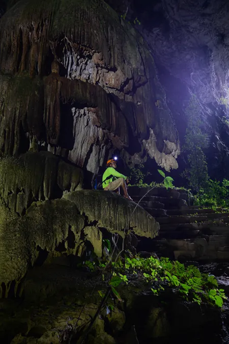 Hang Tiên với hệ thống thạch nhũ như ruộng bậc thang Hang Tiên với hệ thống thạch nhũ như ruộng bậc thang