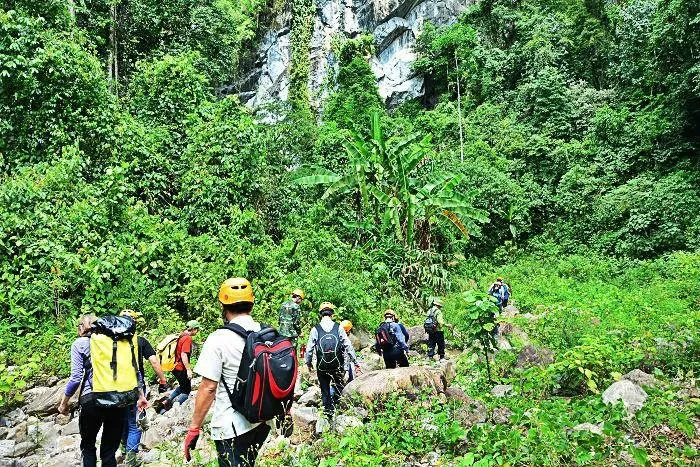 Hang Va - hang Nước Nứt - tiên cảnh dưới lòng đất Quảng Bình