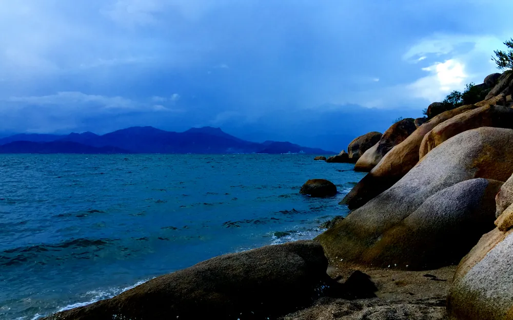 Hoàng hôn lãng mạn ở bãi Tranh - Cam Ranh Hoàng hôn lãng mạn ở bãi Tranh Cam Ranh