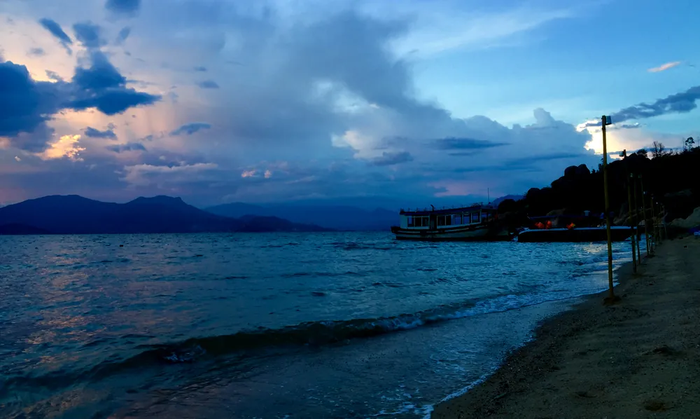 Hoàng hôn lãng mạn ở bãi Tranh - Cam Ranh Hoàng hôn lãng mạn ở bãi Tranh Cam Ranh