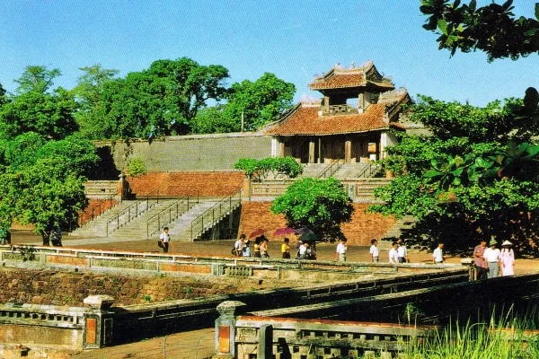 Kinh nghiệm du lịch địa danh và ẩm thực Huế Kinh nghiệm du lịch địa danh và ẩm thực Huế