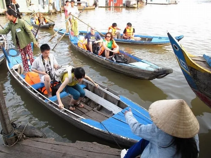 Làng nổi Châu Đốc - nét văn hóa đặc sắc của miền sông nước - P1 Làng nổi Châu Đốc nét văn hóa đặc sắc của miền sông nước
