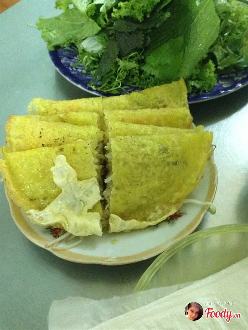 Lê la các quán bánh xèo thần thánh trong mùa mưa