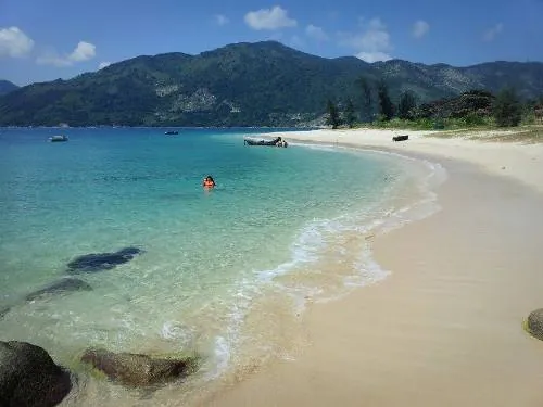 Một ngày cắm trại trên đảo Hòn Nưa hoang sơ