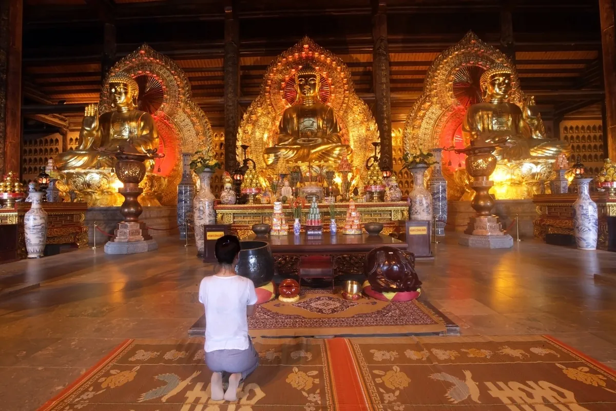 Một ngày thăm thú Tràng An và Bái Đính