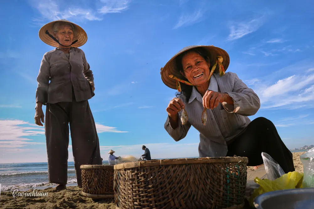 Nghề cá trên bãi biển Mỹ Khê Nghề cá trên bãi biển Mỹ Khê