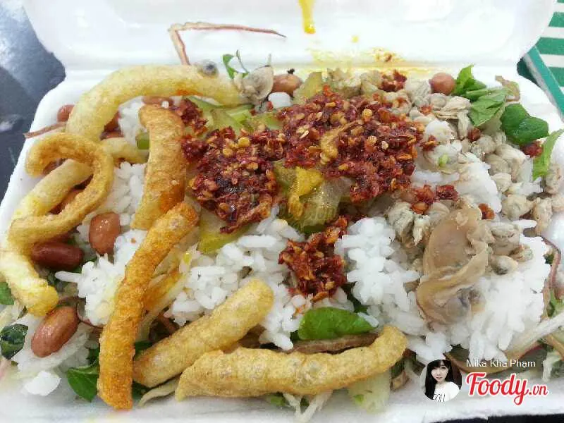 Những con hẻm ăn vặt trứ danh của Sài Gòn