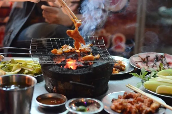 Nồng nàn mùa thu Hà Nội cùng những món nướng cực ngon