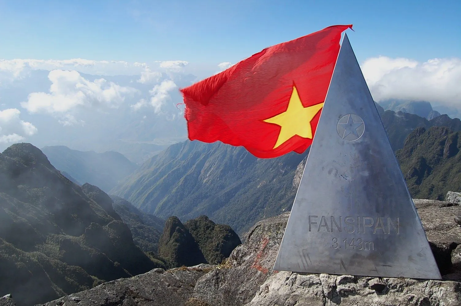 Quang cảnh tuyệt mỹ trên đỉnh Fansipan Qaung cảnh tuyệt mỹ trên đỉnh Fansipan