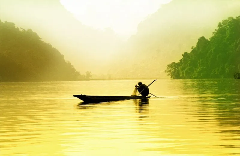 Sắc màu kỳ diệu hồ Ba Bể Sắc màu kỳ diệu hồ Ba Bể