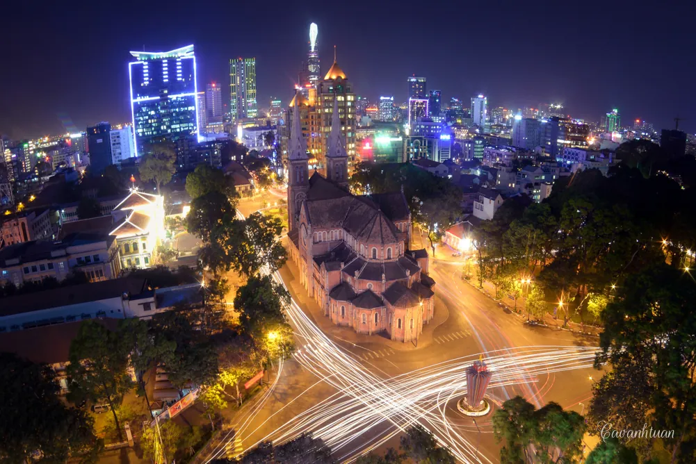 Sài Gòn về đêm nhìn từ trên cao Sài Gòn về đêm nhìn từ trên cao