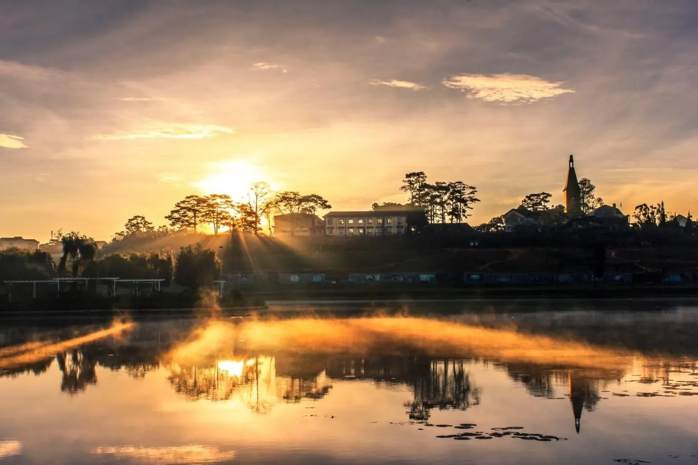 Săn mây Đà Lạt mùa sương bạc Săn mây Đà Lạt mùa sương bạc
